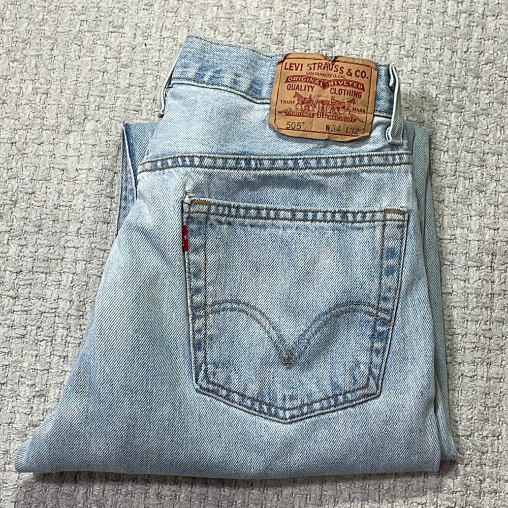 Mens Levi’s 505 Light Wash Denim Jeans Regular Fit 34x32 Distressed Lived in